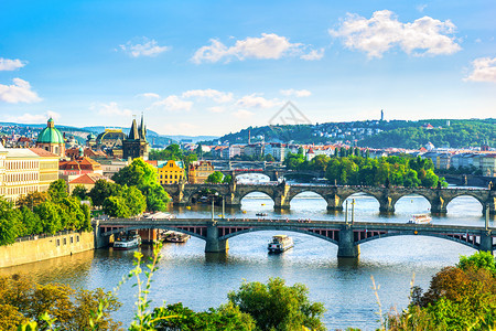 天线捷克布拉格夏季日落时布拉格一排桥梁布拉格一行合法的欧洲图片