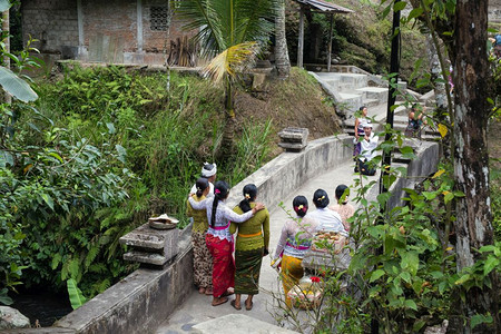 亚洲印度尼西巴厘岛2019年月20日乌布古农卡维寺印度尼西亚巴厘岛宗教村日印度自然图片