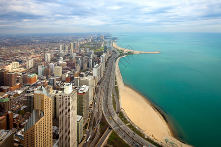 邻里美国伊利诺州北芝加哥和密歇根湖的空中观察地标历史图片
