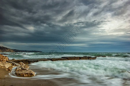 天空充满活力保加利亚瓦尔纳黑海岸风云多彩的景保加利亚瓦尔纳戏剧图片