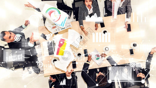 统一企业员工会议中商务人士的创意视觉营销数据分析和投资决策的数字技术概念企业员工会议中商务人士的创意视觉交易解决方案图片