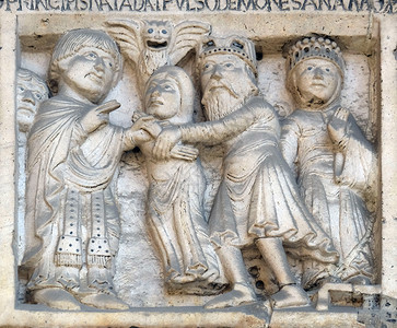 上帝拜占庭皇乔维安之女的儿从魔鬼中解放出来意大利摩德纳教堂Wiligelmo的低音松散圣盖米尼亚努斯时代的景象艺术地标图片