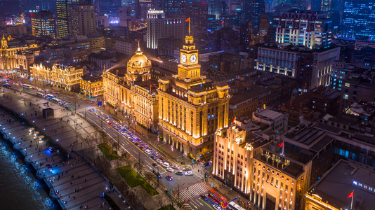 钟上海的空中观景在国上海部的一个有名滨水区在海的夜间在上外滩天线图片