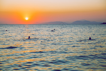 2019年月7日在遥远的山峰和天空里2019年月7日联盟旅行水图片