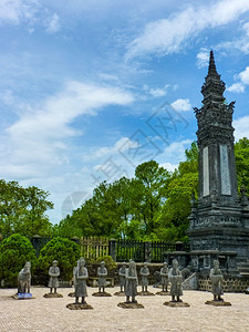 阮历史KhaiDinh墓与Manadarinhnour守卫顺化越南神社图片