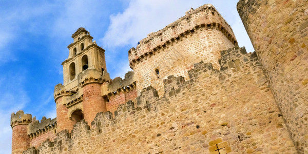 欧洲发现图雷根诺城堡圣米格尔教堂图雷根诺塞戈维亚卡斯蒂利和里昂目的地图片