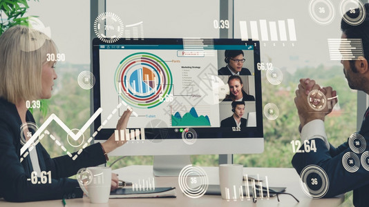钱储蓄屏幕企业员工视频电话会议中商务人士的创意视觉营销数据分析和投资决策制定的数字技术概念企业员工视频电话会议中商务人士的创意视图片
