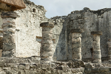 历史的墨西哥尤卡坦半岛Tulum的玛雅人Ruins建造岩石图片