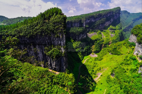 长水峡谷Difeng的WulongKarst石灰岩层这是武龙家世界自然遗产的重要组成部分教科文组织仙女石笋图片