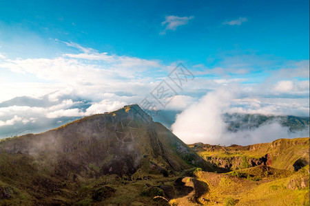 旅行东印度尼西亚巴图尔火山顶端的美丽景色巴杜尔图片