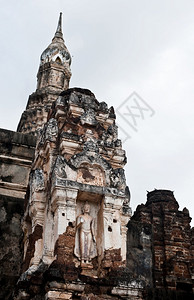 剪影旅游古老的泰国佛像城Sukhothai历史公园位于泰国苏霍历史公园WatMaha最佳图片