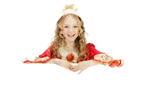 信息诺维科夫帝国美丽的笑小女孩长着金头发的美丽女孩穿着公主服装展示标志小环高清图片素材