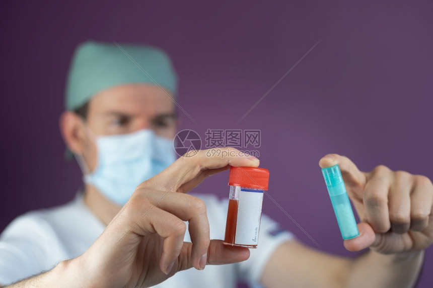 显示Corona或带有面罩的Covid19疫苗的医生护士感染科学家图片