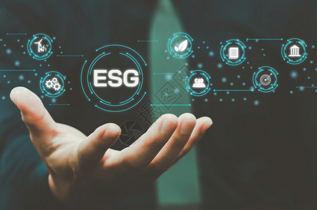 环境社会和治理ESG投资可持续的组织增长是一种商业理念男人的手在虚拟屏幕上触摸词单保护环境的背景图片