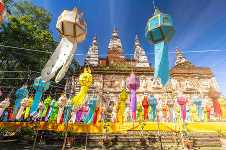 笏文化Lanna灯笼是LoiKrathong或WatChetYot的YiPeng节的北海式灯笼七座寺庙是泰国清迈的主要旅游景点崇图片