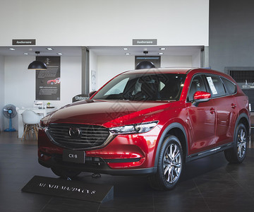 灯速度BANGSAENTHAIland2019年汽车所有新的MAZDAcx82019品牌雅潘在停泰国展厅供运输的车库里目图片