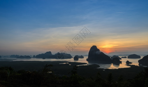 海景泰国Phangnga湾日出时石灰罐头全景攀门户14图片