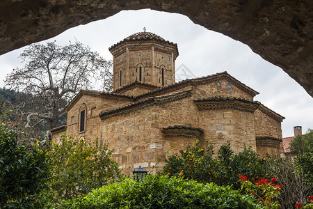 正统位于希腊阿尔卡迪亚的Polemokratisrsquabethel修道院的废墟上建造了该修道院Loukous修道院欧洲图片