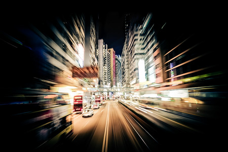 亚洲路汽车透过现代城市街道与明亮的摩天大楼在横幅城景交通背运动模糊艺术图灵图片