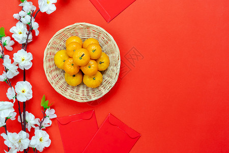 要领明月新年假期概念背景最佳附件表顶图在主办公室桌工作用白色鲜花和现代红色皮白花制成的木篮中橙子Fresh色家日本人图片