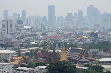 管道蒸汽城市的曼谷观虽然存在空气污染但曼谷候低温使空质量恶化表明进入健康危险区的灰尘水平曼谷天气恶劣的温使得空质量更差曼谷大气污图片