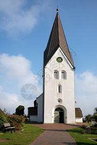 信仰景点德国阿姆鲁旧内贝尔教堂对抗蓝天岛屿图片
