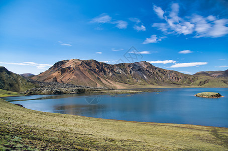 宁静环境夏季冰岛Landmannalaugar场景中的Frostastadhavatn湖偏僻的图片