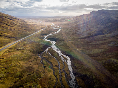 冰岛高地的Landmannalaugar超真实自然景观欧洲美丽的多彩雪山地形以夏季探险和户外步行闻名出自冰兰高原瀑布约古沙格列夫图片