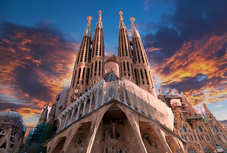 2015年月3日205年月3日SagradaFamilicia建筑师Gaudi设计的令人印象深刻教堂自182年3月9日起建造尚未图片