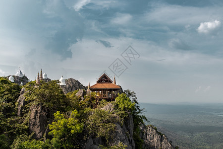 神圣泰国兰邦Lampang20年9月3日至泰国拉姆港省Unseen和惊人的泰国神庙ChaloemPhrakiatPhrakhom图片