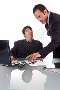 讨论商务行政人员项目男性技术白色电脑笔记本西装人士背景图片