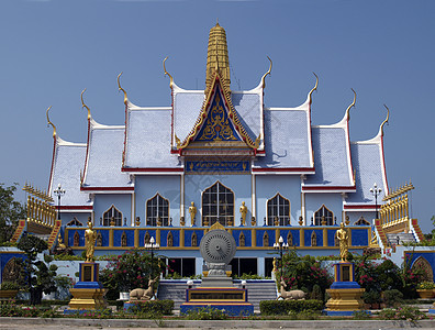清迈寺庙泰国的佛教寺庙信仰建筑学浅蓝色金子佛教徒宗教背景