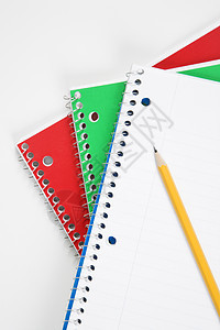 笔记本上的铅笔教育办公用品学习高角度螺旋办公室束缚物体内衬用品图片