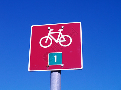 自行车标志交通红色裙子天空背景图片
