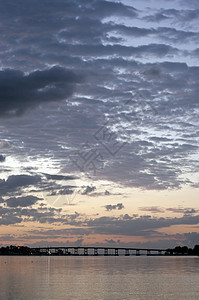 日出在纽斯号上图片