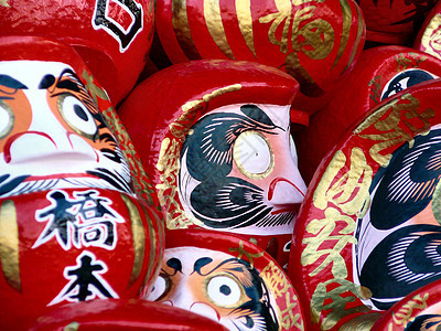 日本洋娃娃神社眼睛红色背景图片