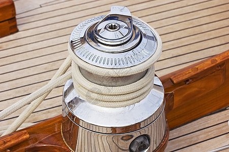 温希海军绳索帆船木头甲板水手航行游艇海洋金属图片