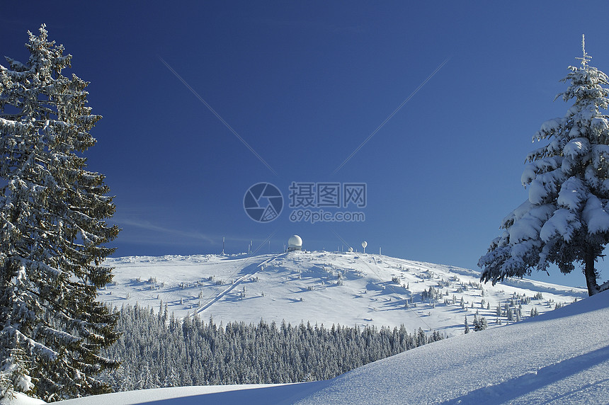 雪山雷达风景安装树木寒冷圆顶侏罗纪松树桅杆场景图片