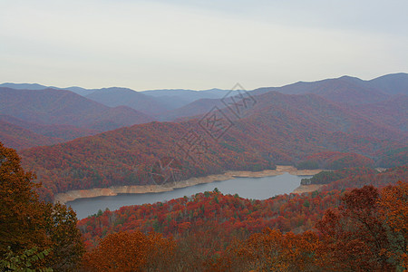 大烟雾山秋天图片