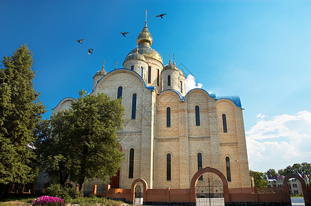 最大的乌克兰教会纪念碑地标宗教历史游客大教堂建筑上帝文化天空图片