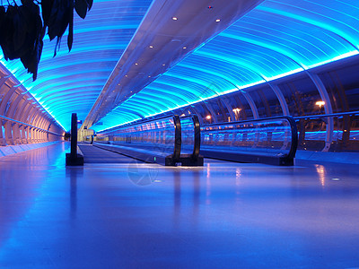 机场行车道行道输送带人行道自动人人员隧道圆形飞机场搬运工环道图片
