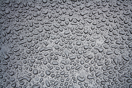 钢板表面的水滴蓝色青色雨滴珠子气泡雨水薄雾宏观水分液体图片