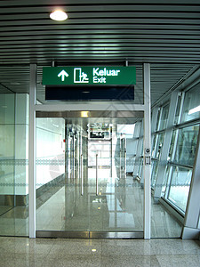 吉隆坡机场退出航班玻璃国际旅行机场飞机场假期背景