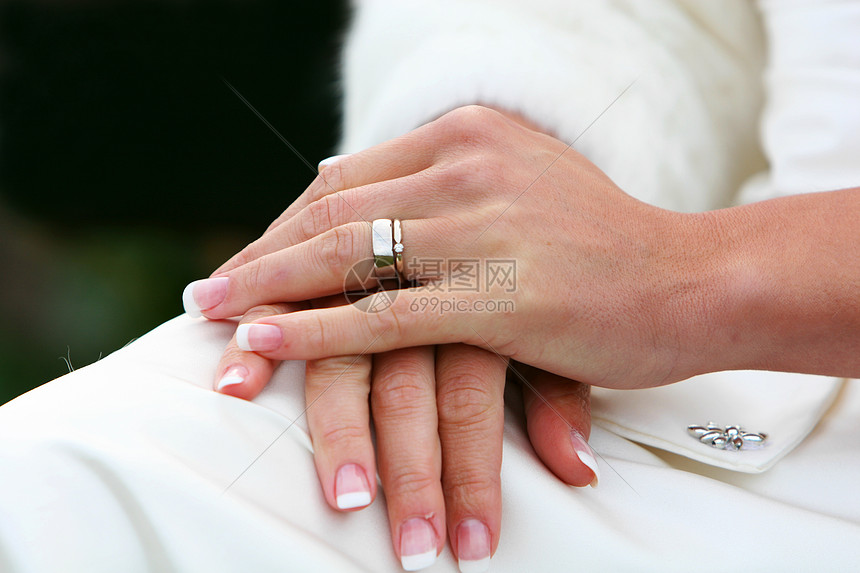 结婚日期联盟教会妻子已婚认捐新娘白色婚戒钻石金子图片