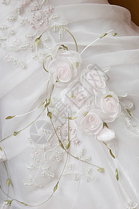 白色婚纱白礼服图片