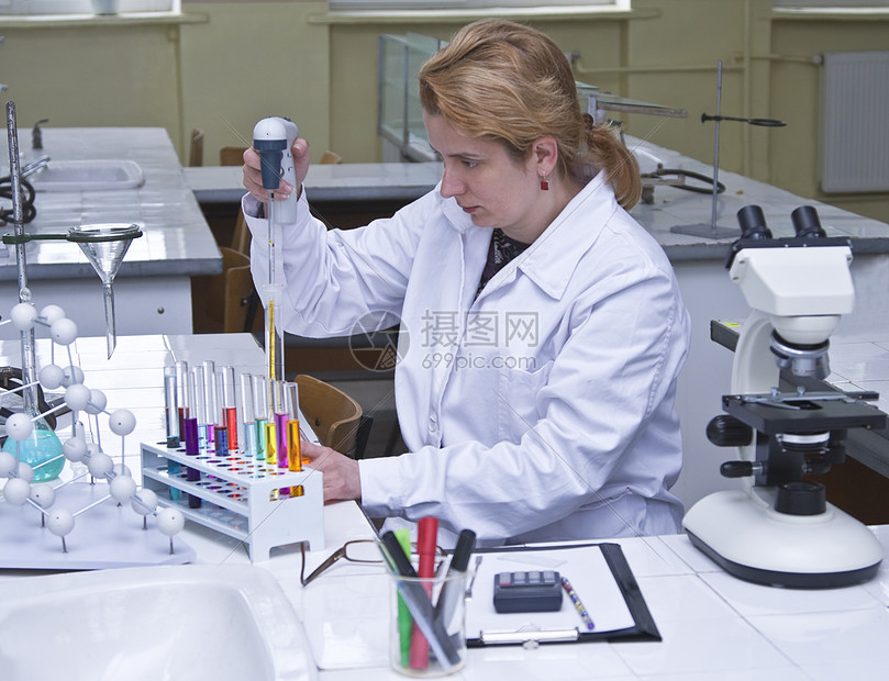 实验室工作老师职场学生化学品科学家化学剂量生物学学习实验图片