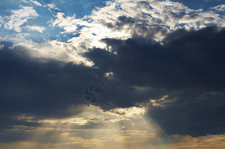 云天空戏剧性太阳天堂背景图片