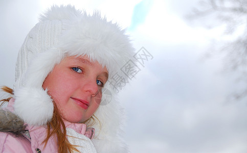 女童冬夜帽童年蓝色天气青少年毛皮女性天空衣服孩子女孩们图片