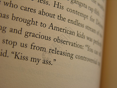 亲吻我语言小说英语背景图片