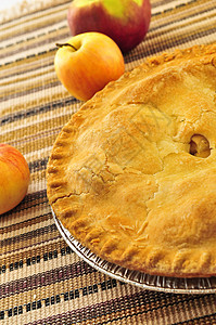 苹果派收成食品蛋糕盘子季节烹饪食物烘烤季节性圆形图片